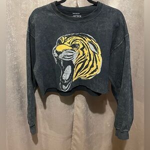 Cropped rude tiger sweater in small runs big